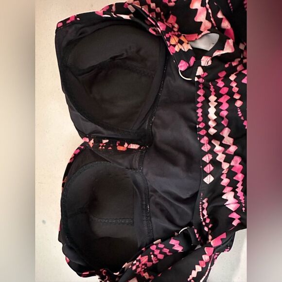 Catherine’s bathing suit top - Picture 4 of 9